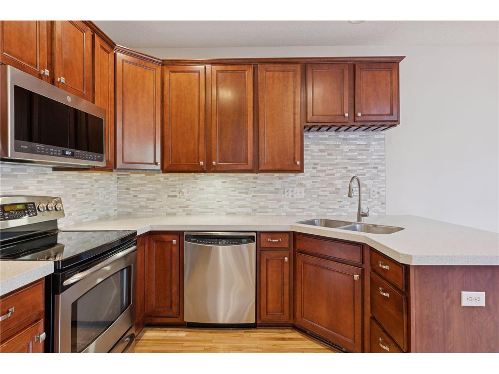 528 Sutherland Drive Woodbury MN 55129 6815994 image19