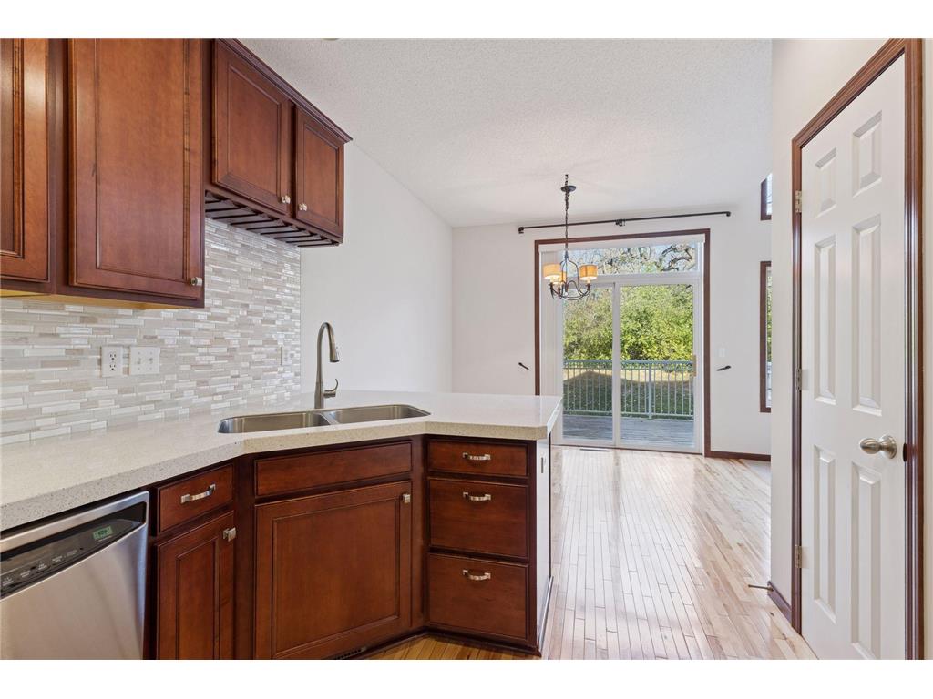 528 Sutherland Drive Woodbury MN 55129 6815994 image20