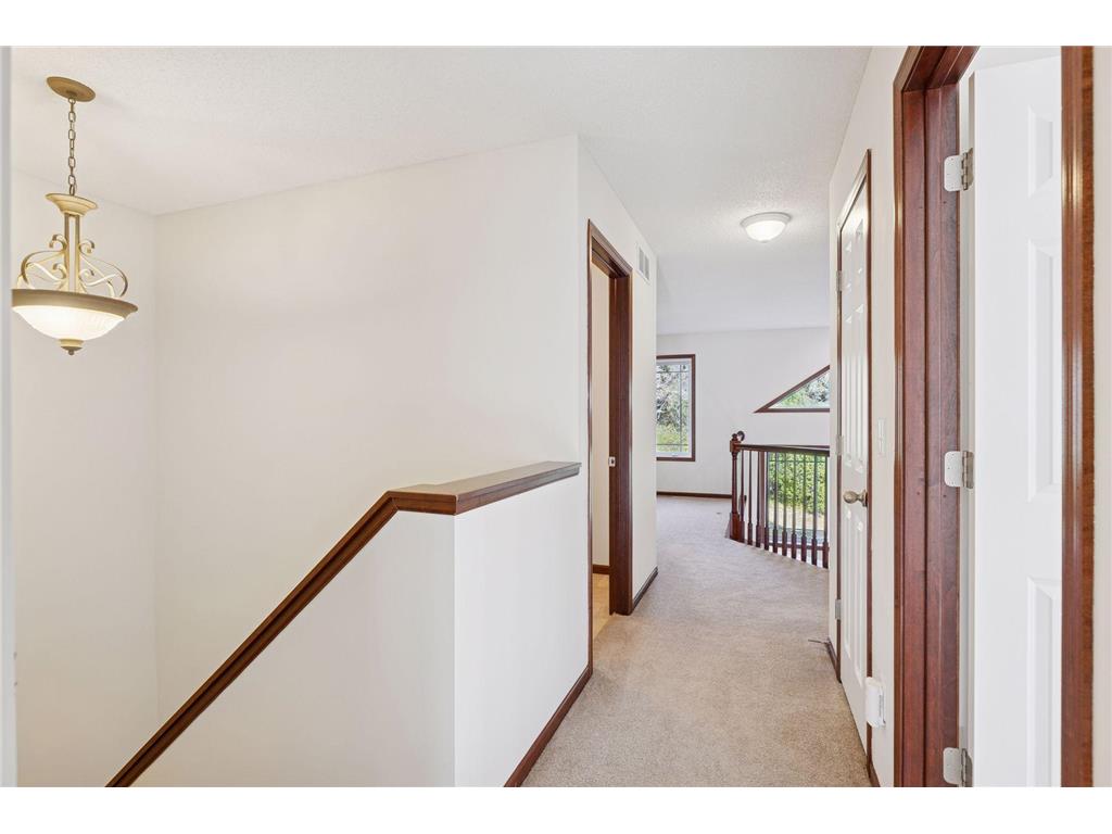 528 Sutherland Drive Woodbury MN 55129 6815994 image25