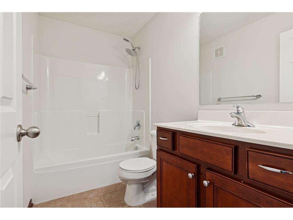 528 Sutherland Drive Woodbury MN 55129 6815994 image30