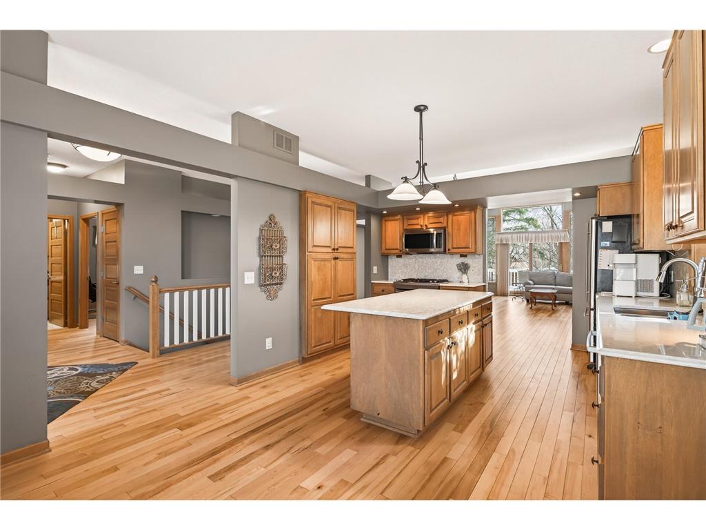 528 Wildflower Burnsville MN 55306 7022612 image12