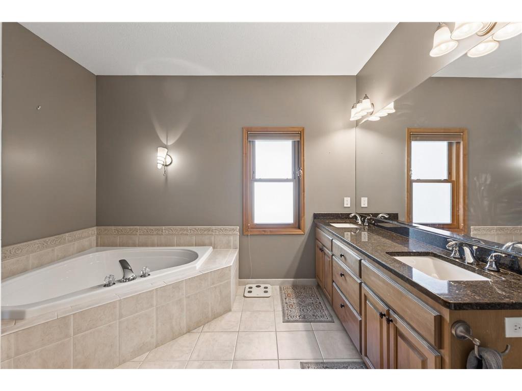 528 Wildflower Burnsville MN 55306 7022612 image17