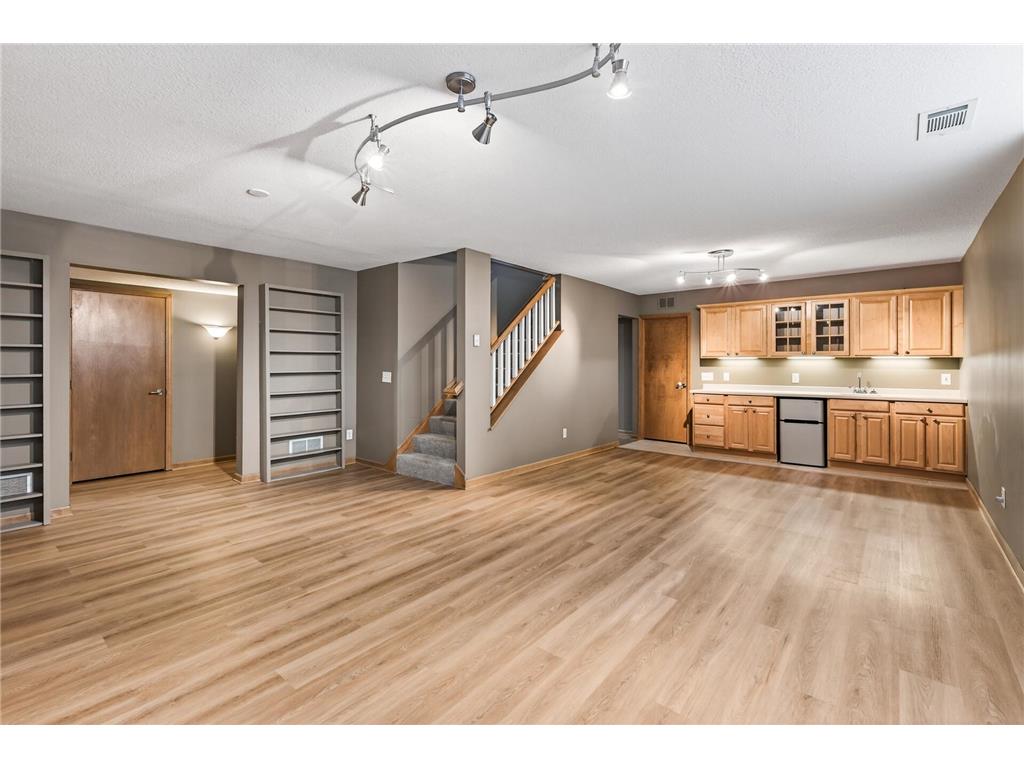 528 Wildflower Burnsville MN 55306 7022612 image22