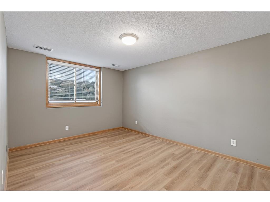 528 Wildflower Burnsville MN 55306 7022612 image25