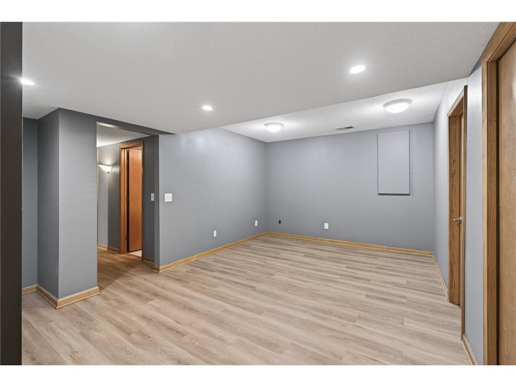 528 Wildflower Burnsville MN 55306 7022612 image27