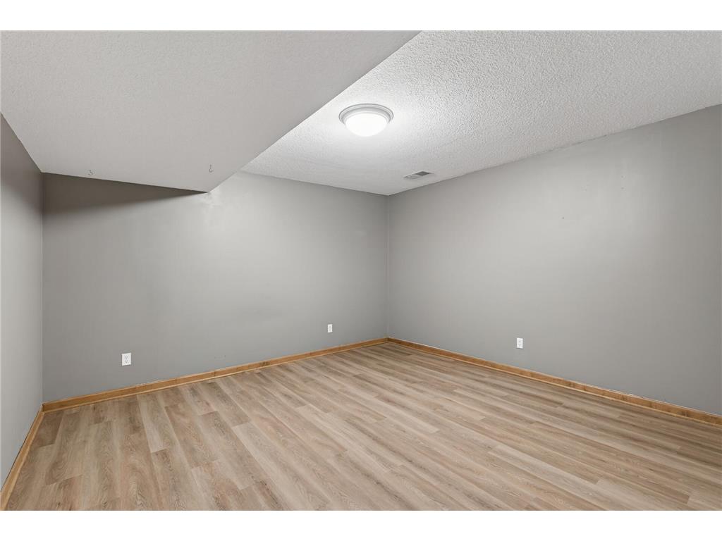 528 Wildflower Burnsville MN 55306 7022612 image30