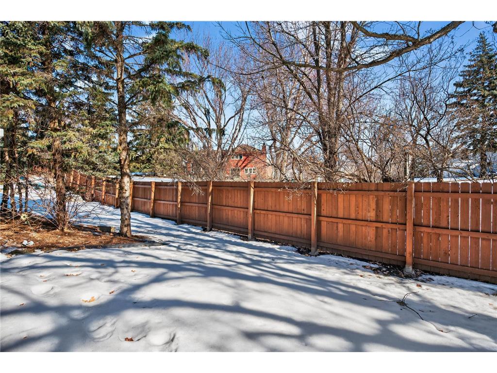 528 Wildflower Burnsville MN 55306 7022612 image32