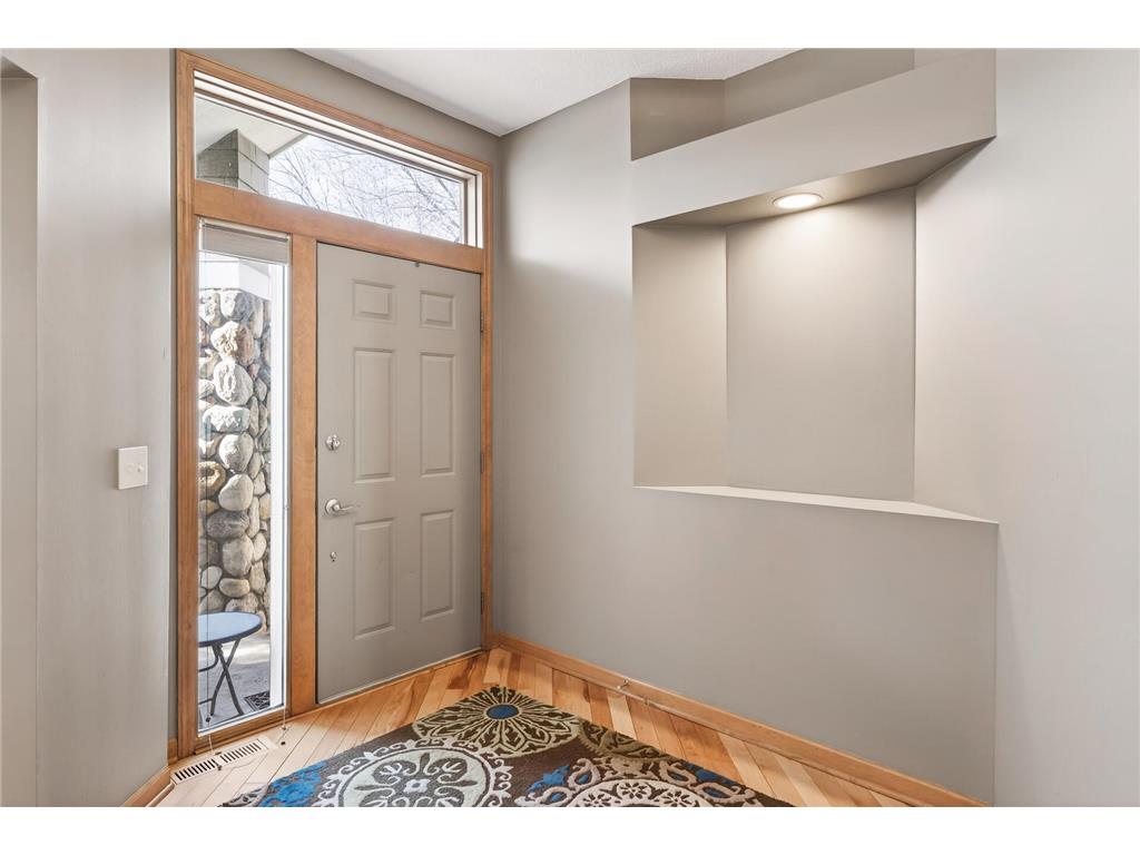 528 Wildflower Burnsville MN 55306 7022612 image4