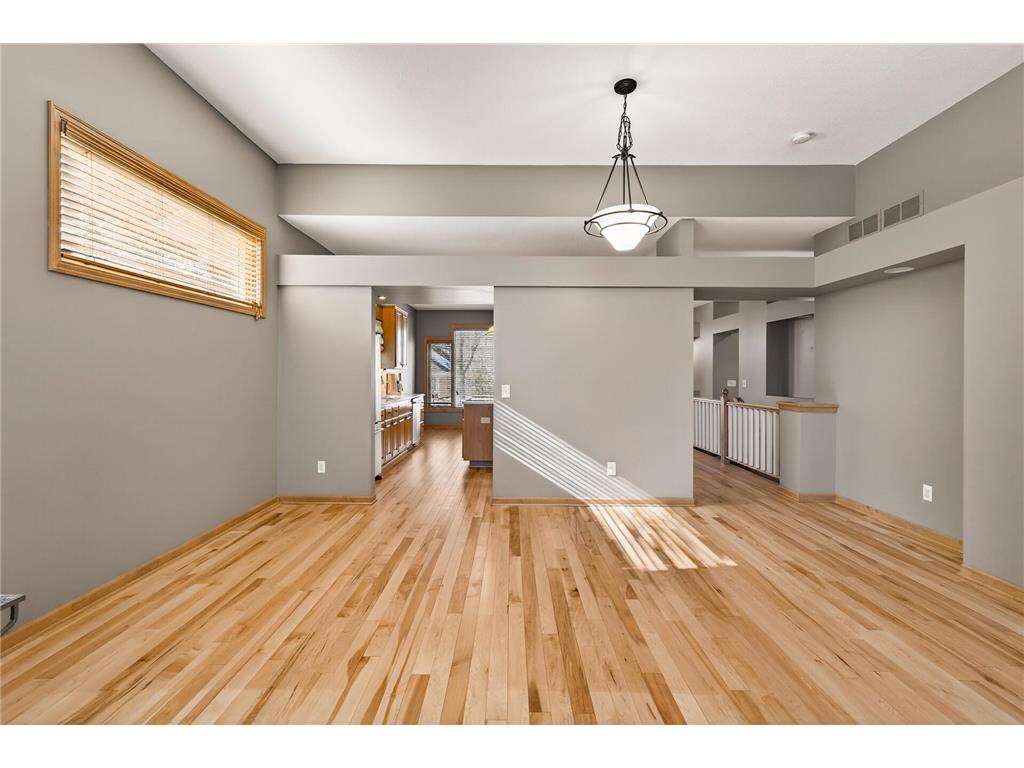 528 Wildflower Burnsville MN 55306 7022612 image9