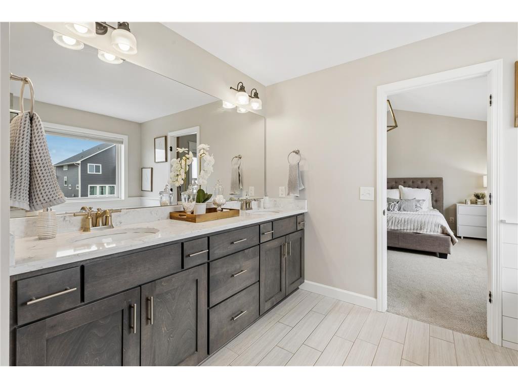 5288 Porchlight View Woodbury MN 55129 7051062 image25