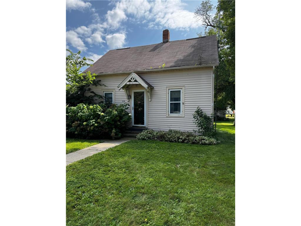 529 E 1st Street N Truman MN 56088 6786241 image1