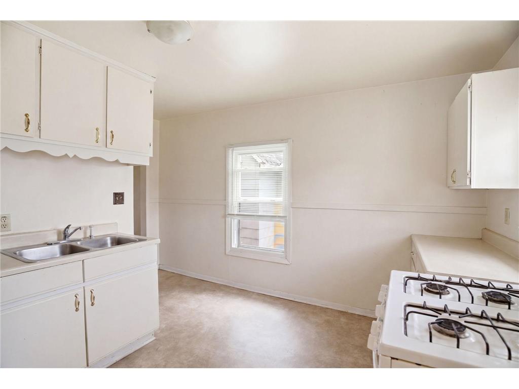 529 Galtier Street Saint Paul MN 55103 7075039 image8
