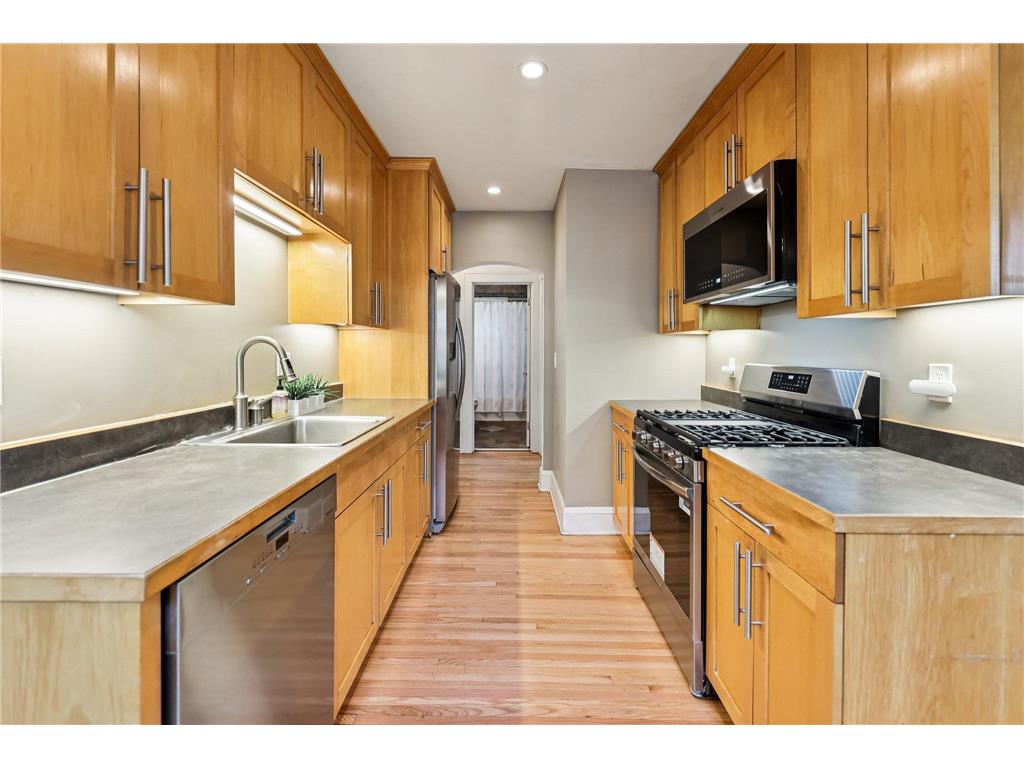529 Saratoga Street S Saint Paul MN 55116 7040859 image12