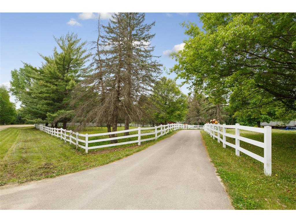 52940 Minnewaukon Drive, Belgrade Twp, MN, 56003 MLS 6505594 Edina