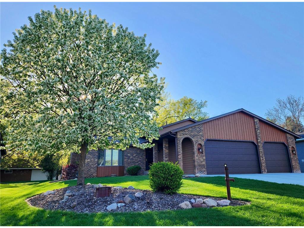 5297 Cottage Avenue White Bear Lake MN 55110 6700082 image1