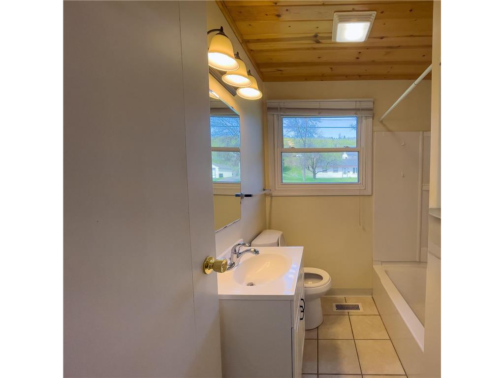 53 Banks Boulevard Silver Bay MN 55614 7081444 image10