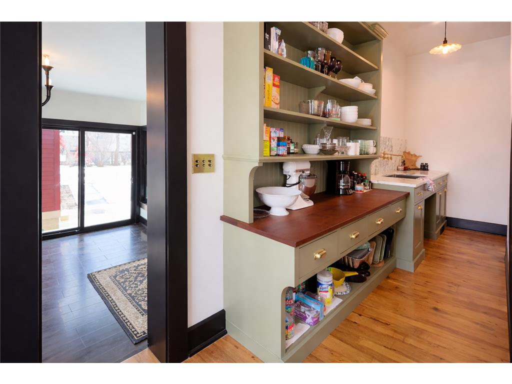 53 Irvine Park Saint Paul MN 55102 7019256 image20