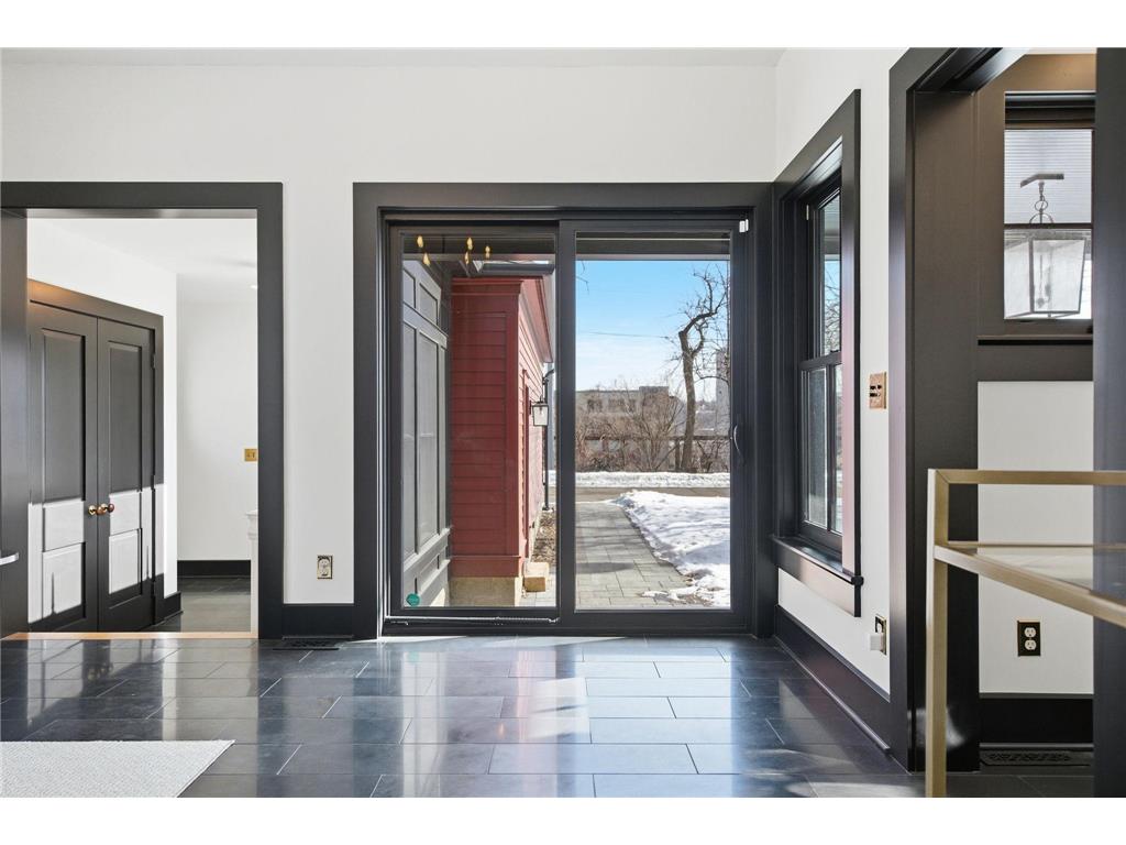 53 Irvine Park Saint Paul MN 55102 7019256 image27