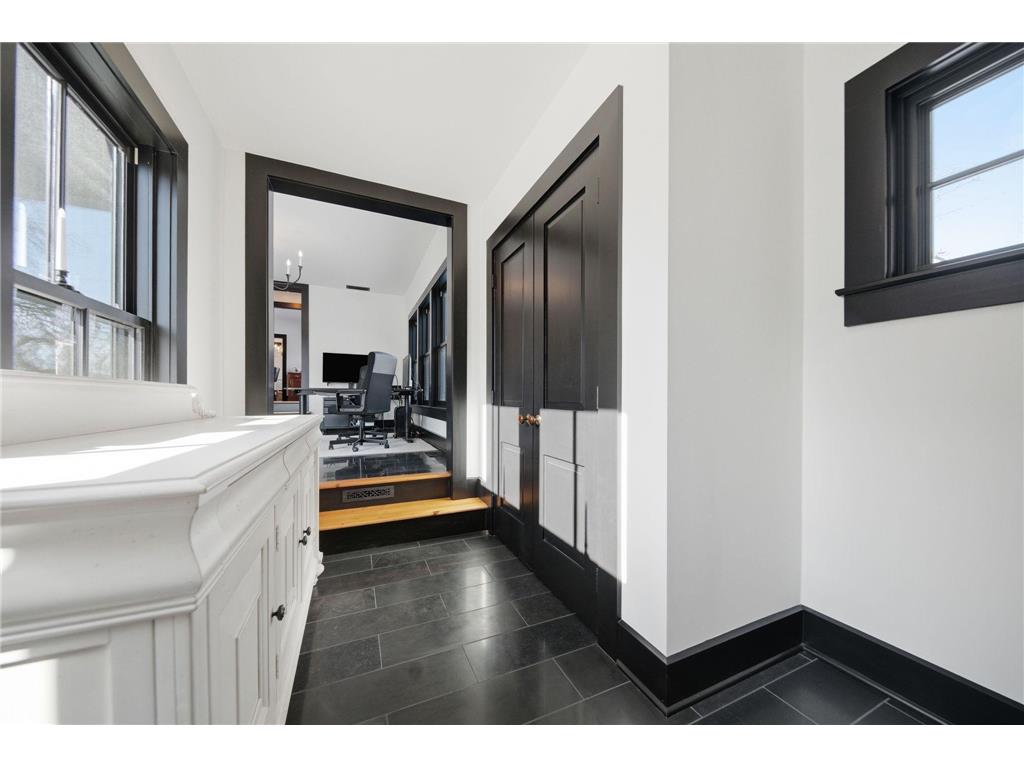 53 Irvine Park Saint Paul MN 55102 7019256 image30