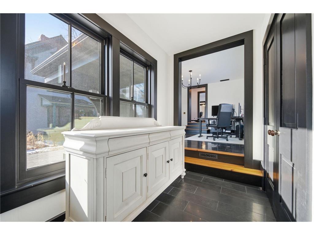 53 Irvine Park Saint Paul MN 55102 7019256 image31