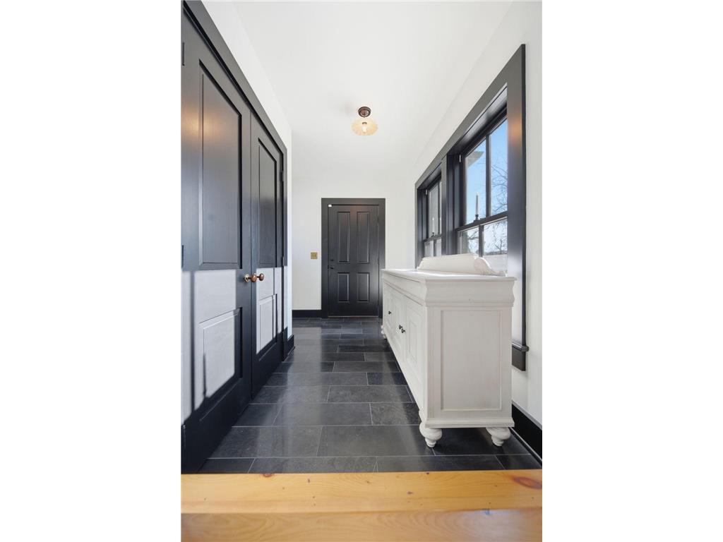 53 Irvine Park Saint Paul MN 55102 7019256 image32