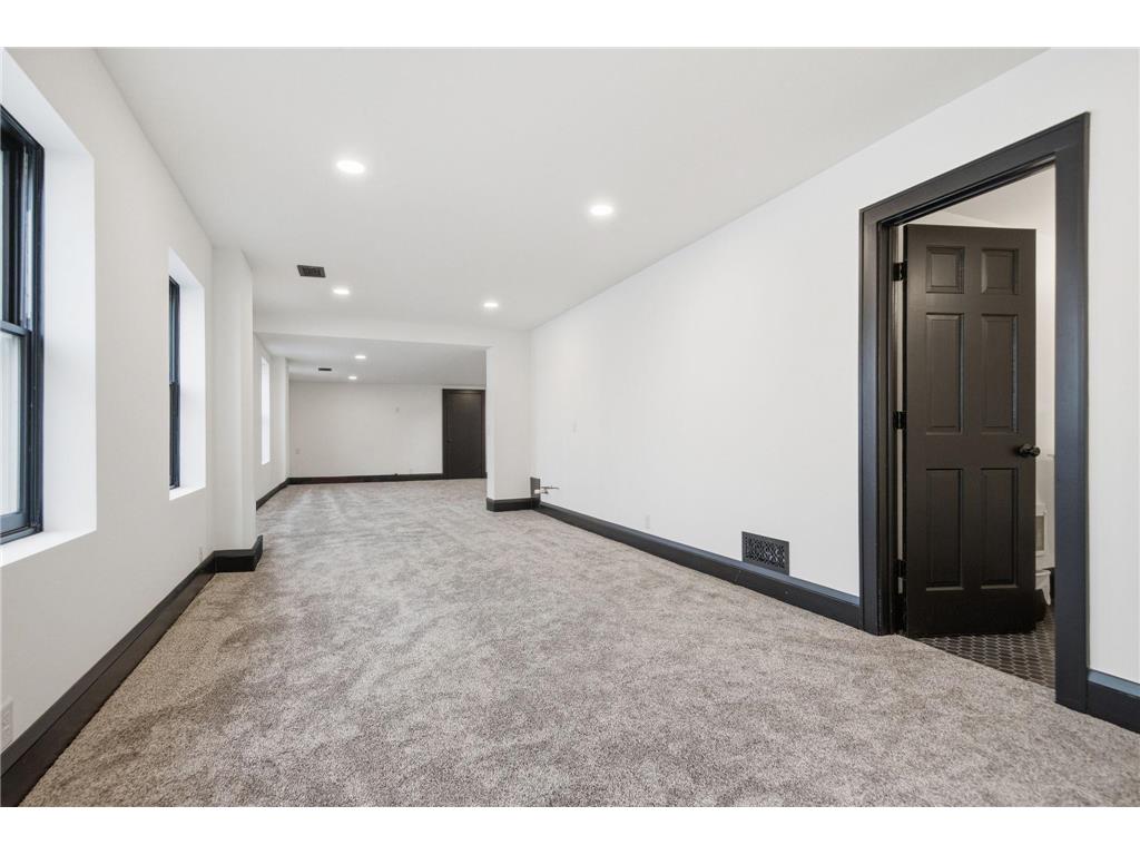 53 Irvine Park Saint Paul MN 55102 7019256 image49