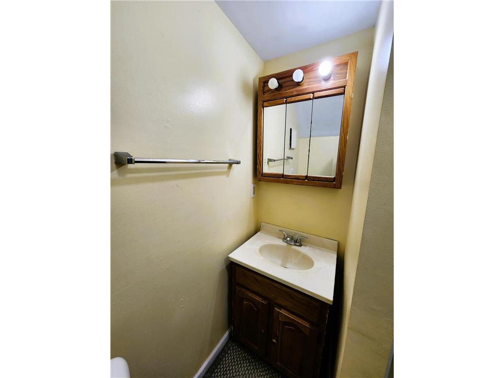 53 W 9th Street Winona MN 55987 6791692 image40