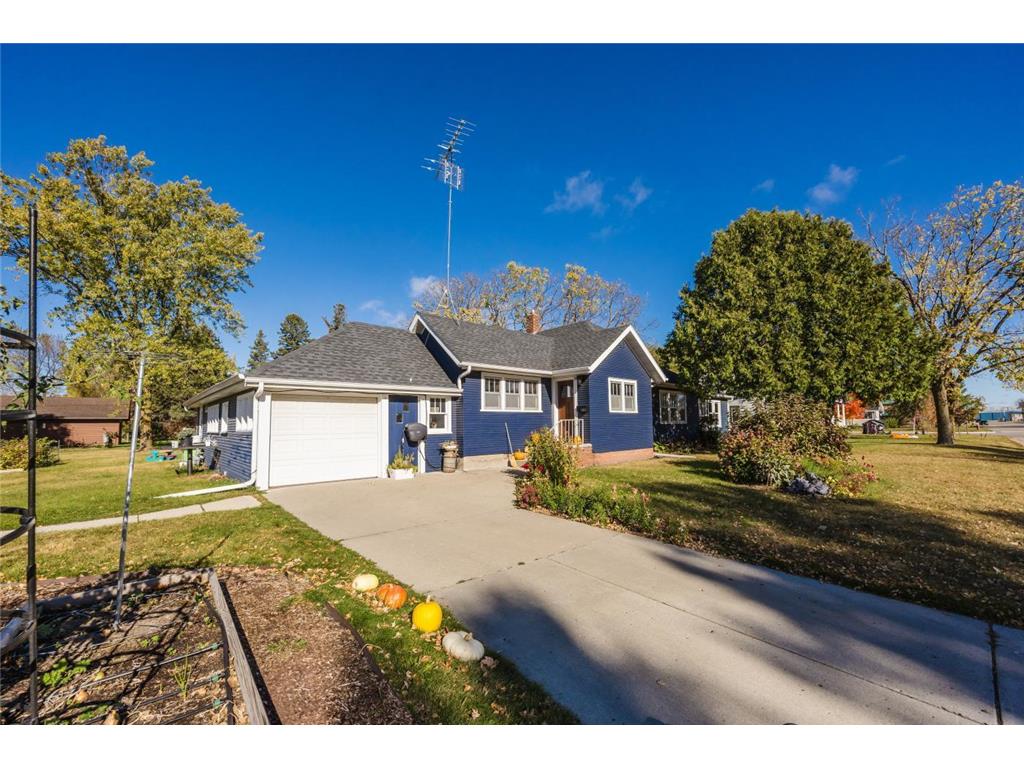 530 3rd Avenue SW Perham MN 56573 6803711 image1