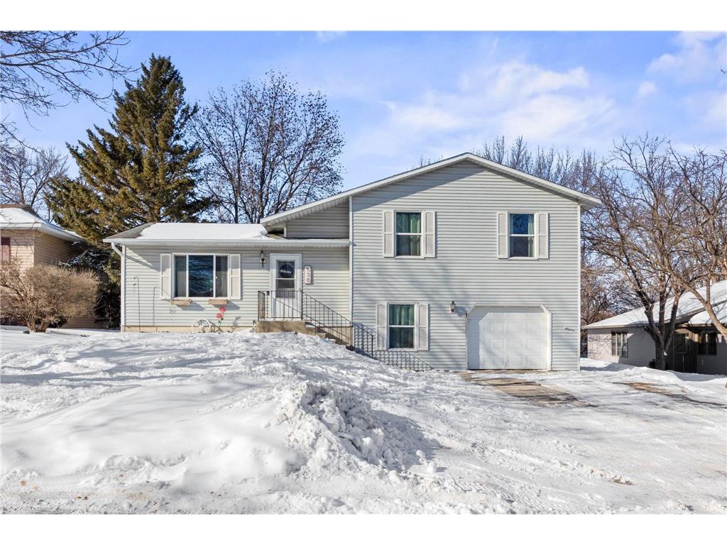 530 Jackson Street SW Hutchinson MN 55350 7010677 image2