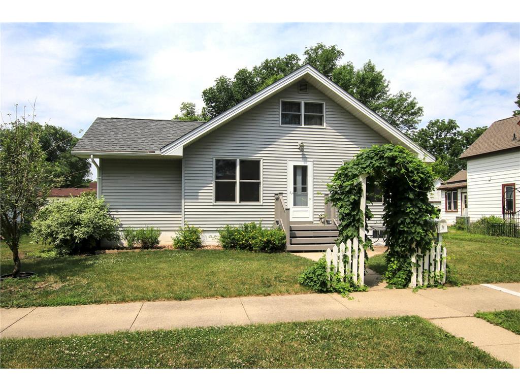 530 Monroe Street SE Hutchinson MN 55350 6382796 image1