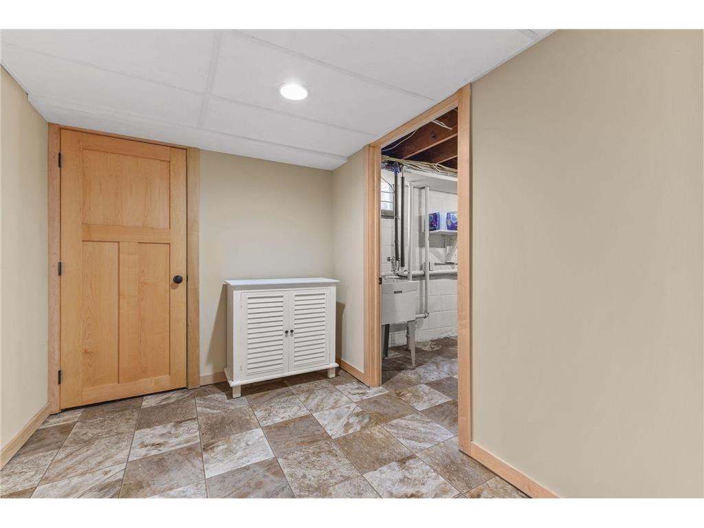 5300 Saint Croix Avenue N Golden Valley MN 55422 7055376 image39