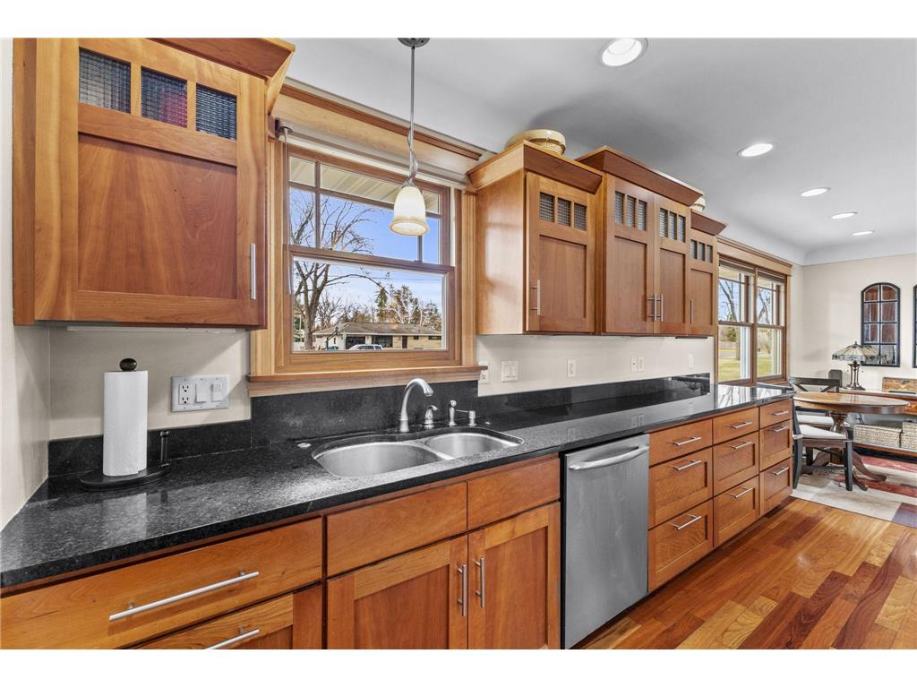 5300 Saint Croix Avenue N Golden Valley MN 55422 7055376 image8