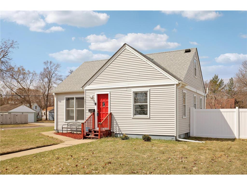 5301 Edgewood Avenue N Crystal MN 55428 7049212 image2
