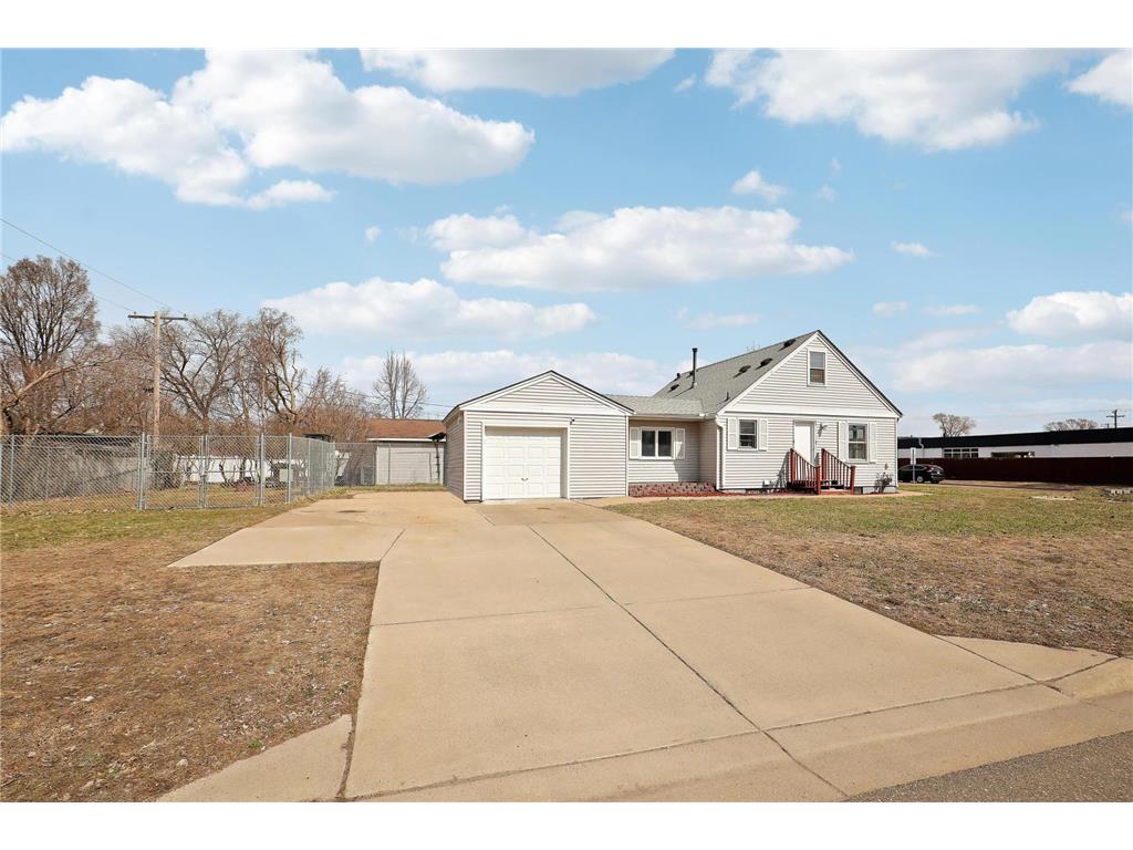 5301 Edgewood Avenue N Crystal MN 55428 7049212 image3