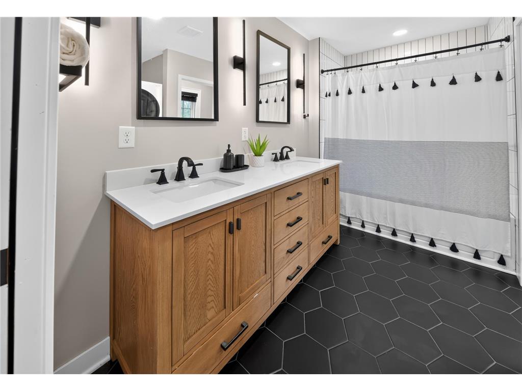 5301 Ewing Avenue S Minneapolis MN 55410 7101204 image32