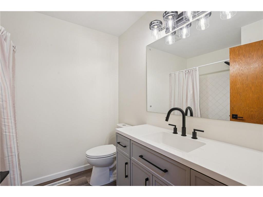 5301 Oakwood Drive White Bear Twp MN 55110 - Bald Eagle 7030896 image25