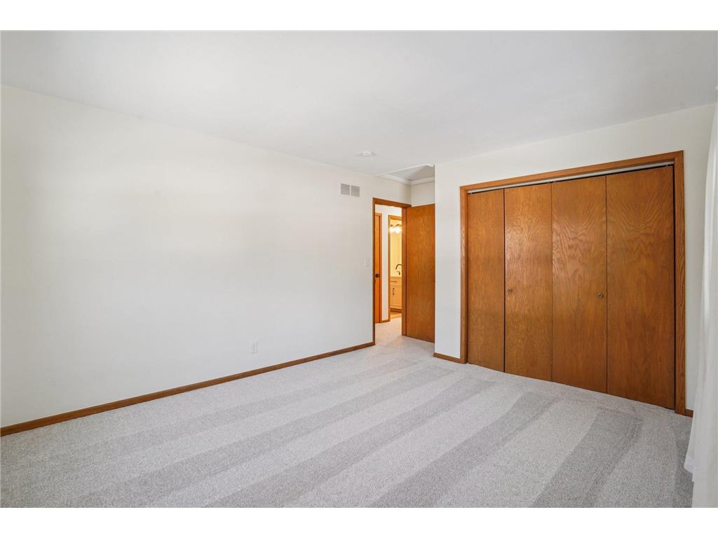 5301 Oakwood Drive White Bear Twp MN 55110 - Bald Eagle 7030896 image27