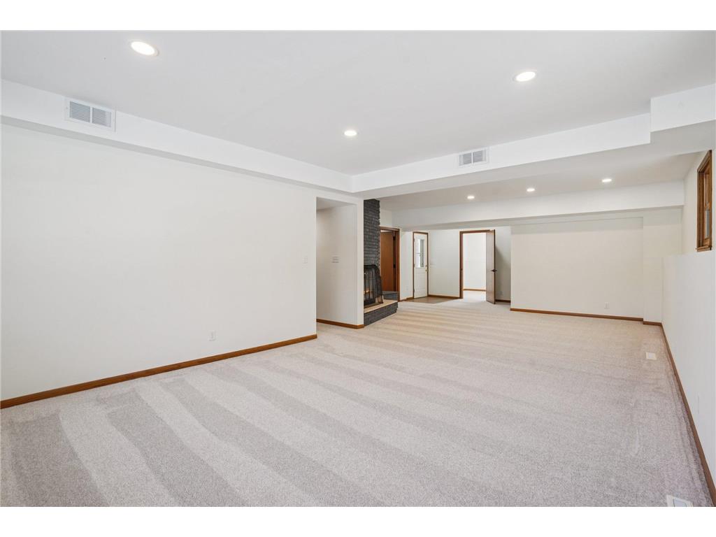 5301 Oakwood Drive White Bear Twp MN 55110 - Bald Eagle 7030896 image35