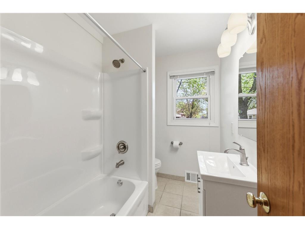 5301 Quebec Avenue N New Hope MN 55428 7043578 image10