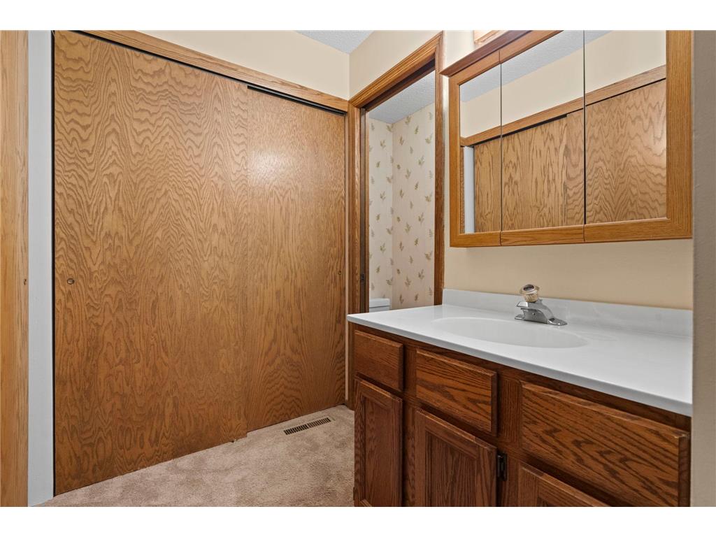 5304 Highpointe Terrace Bloomington MN 55437 7081456 image29