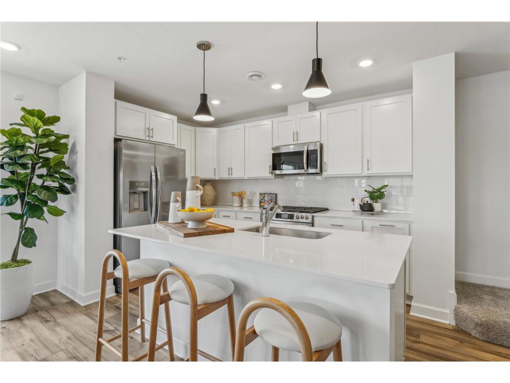 5305 Long Pointe Pass Woodbury MN 55129 7019983 image1