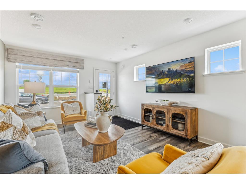 5305 Long Pointe Pass Woodbury MN 55129 7019983 image6