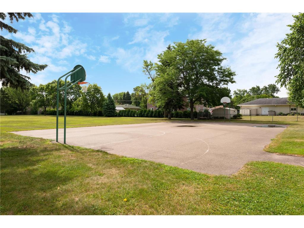5306 Pennsylvania Avenue N New Hope MN 55428 7040421 image34