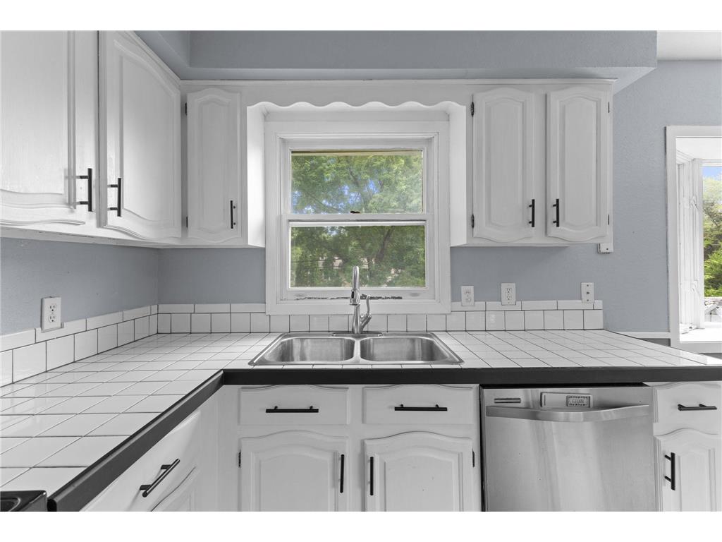 5306 Quebec Avenue N New Hope MN 55428 7049890 image21