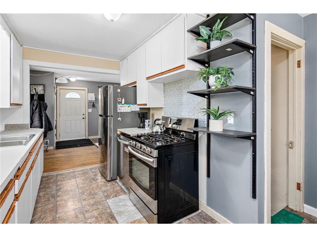 5306 Queen Avenue N Brooklyn Center MN 55430 7022313 image1