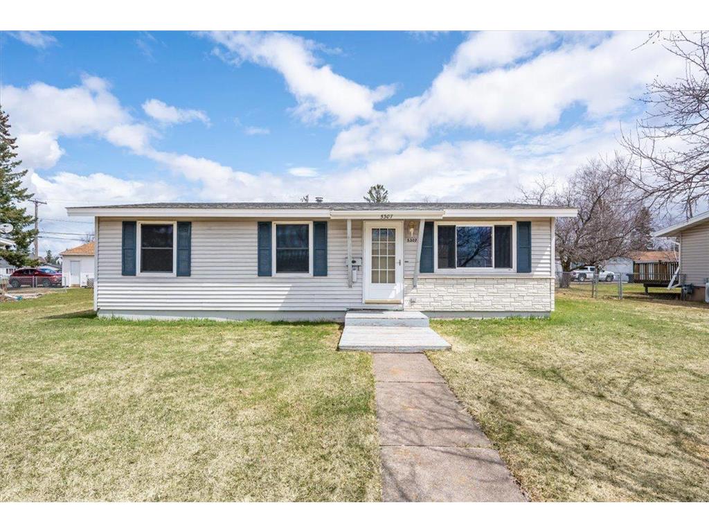 5307 E 4th Street Superior Twp WI 54880 6363101 image1