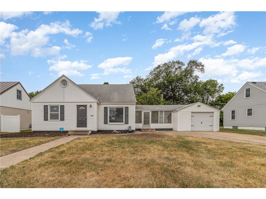 5313 Edgewood Avenue N Crystal MN 55428 6398213 image1