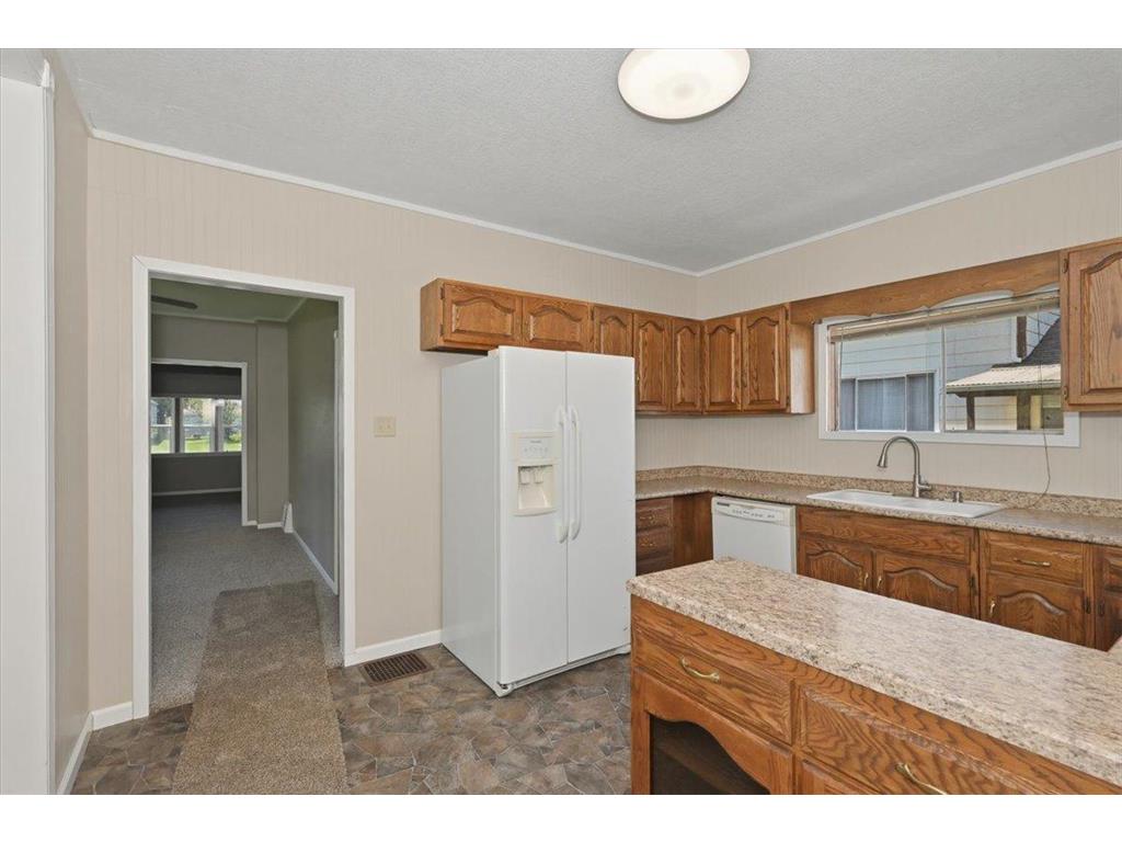 5319 E 3rd Street Superior WI 54880 7085933 image11