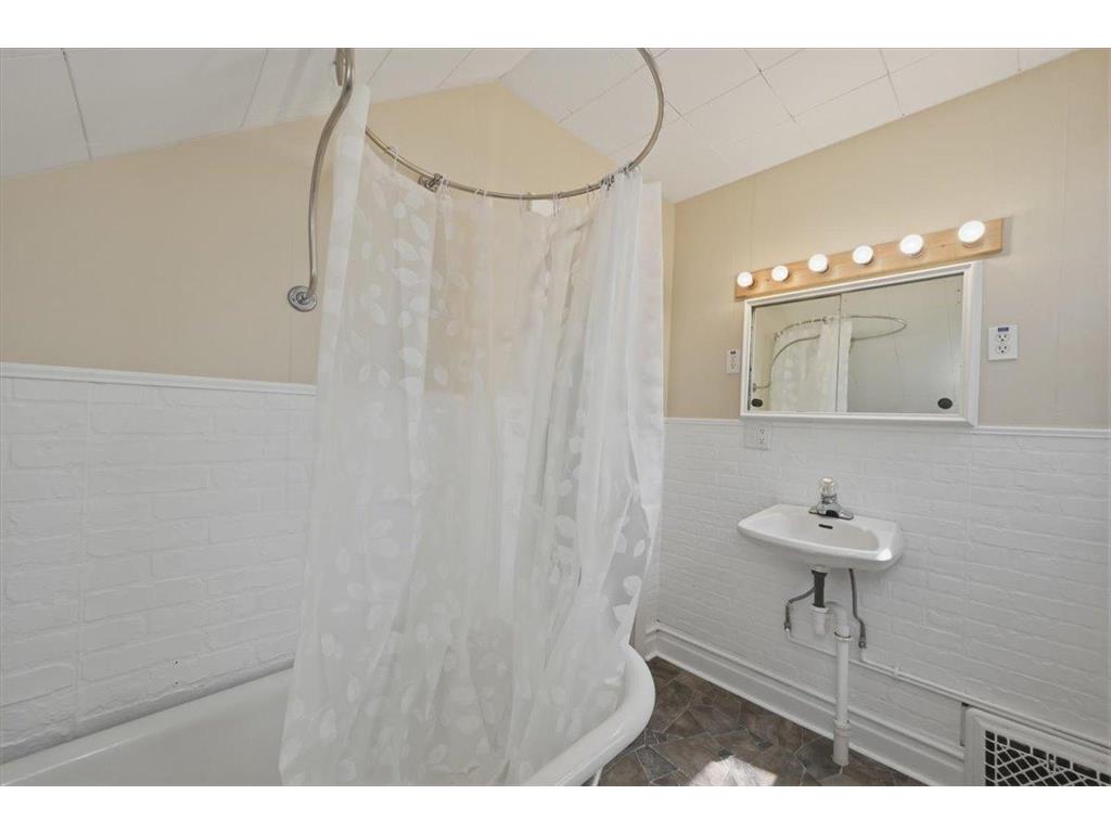 5319 E 3rd Street Superior WI 54880 7085933 image30