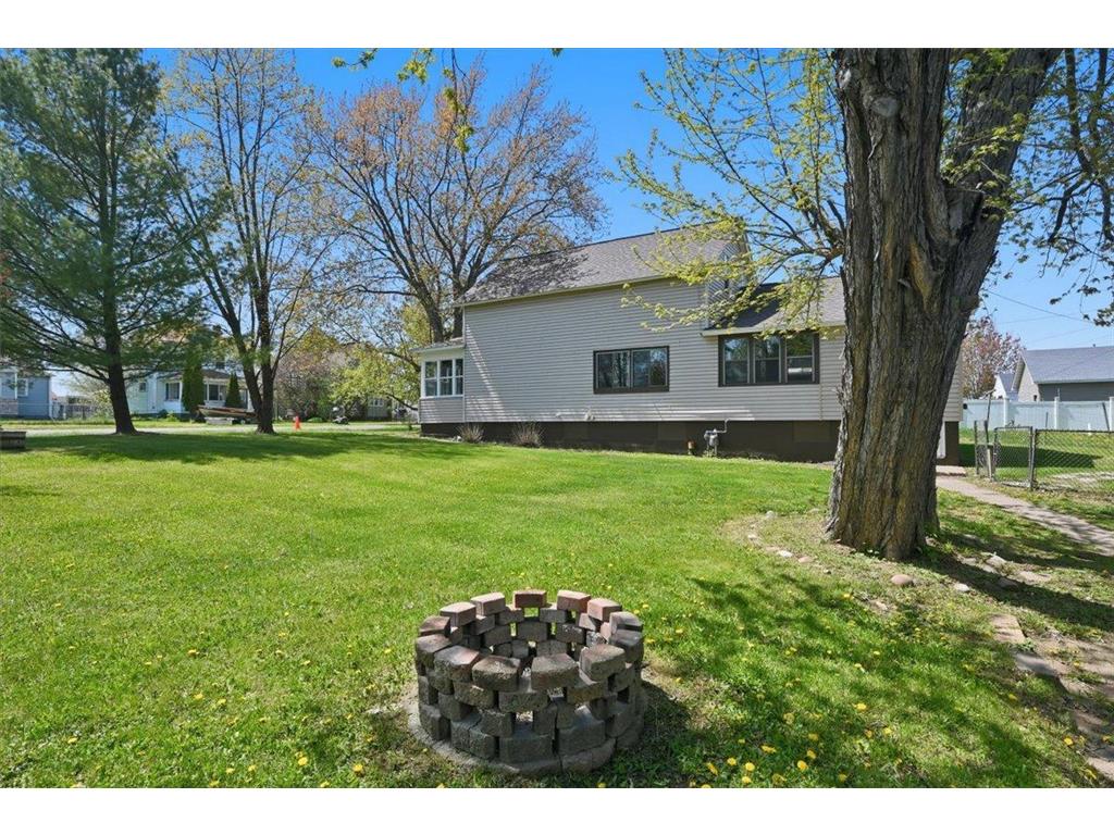 5319 E 3rd Street Superior WI 54880 7085933 image31